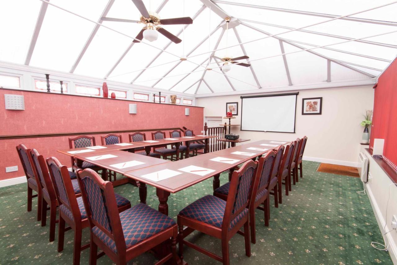 רדינג Roselawn Hotel מראה חיצוני תמונה