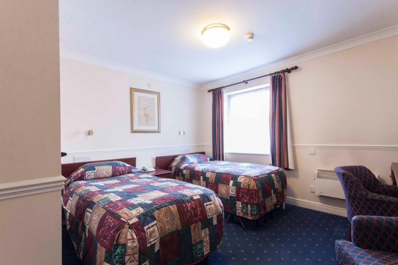 רדינג Roselawn Hotel מראה חיצוני תמונה